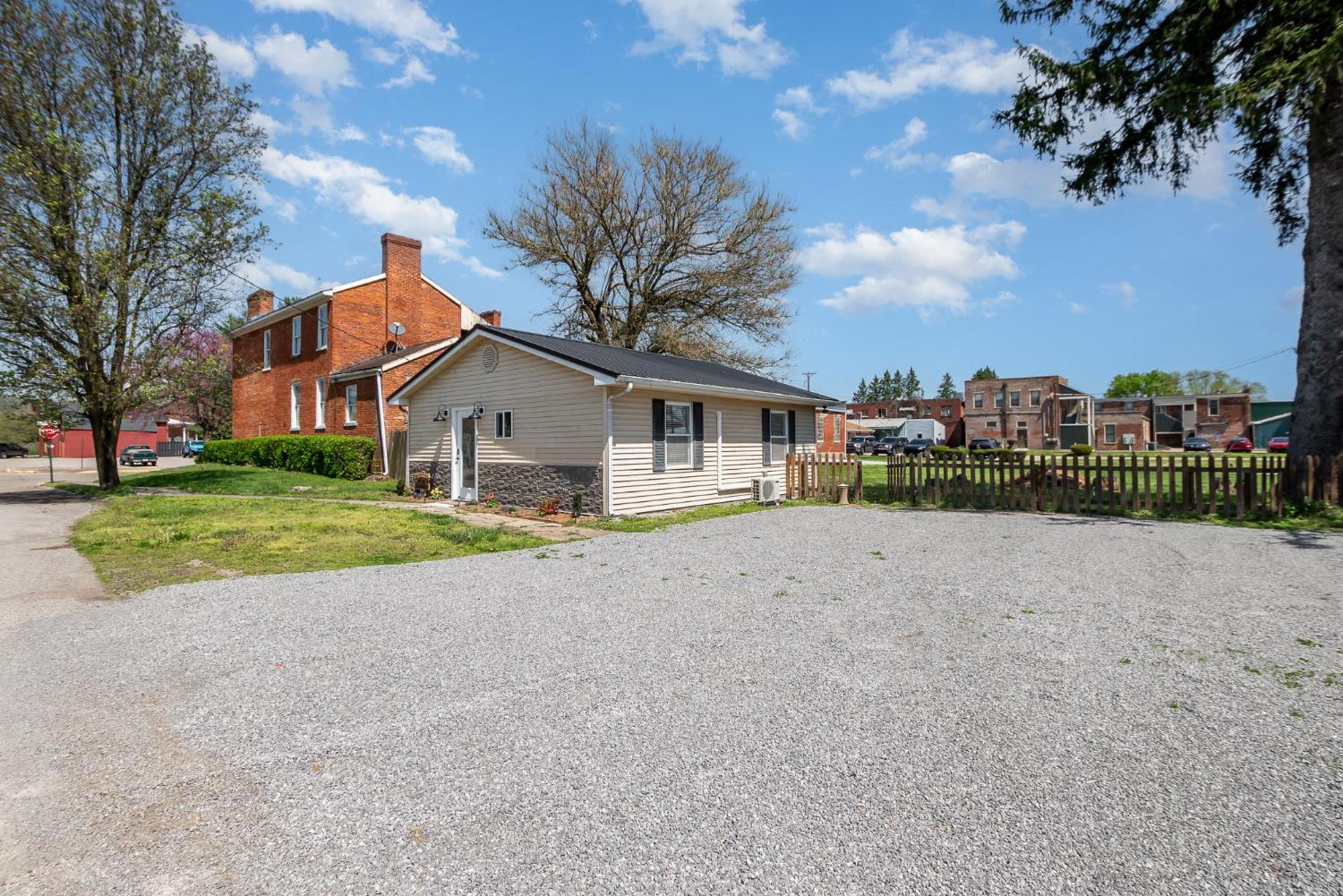 The Carriage House Villa Warsaw Exterior photo