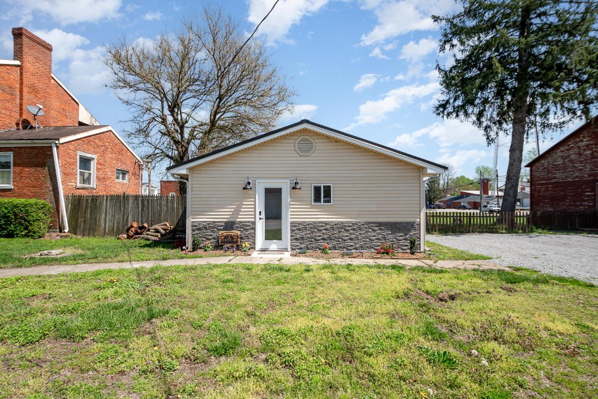 The Carriage House Villa Warsaw Exterior photo